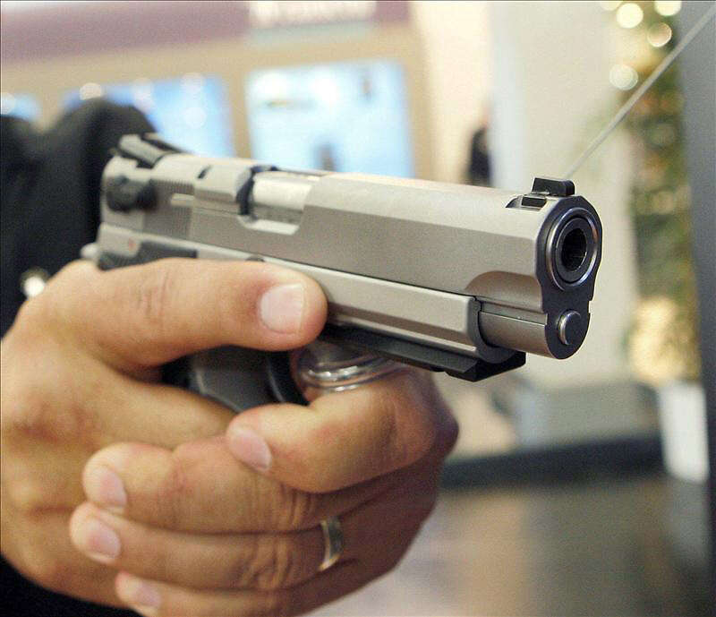 Encuentran cadáver de hombre en carretera de   Carolina