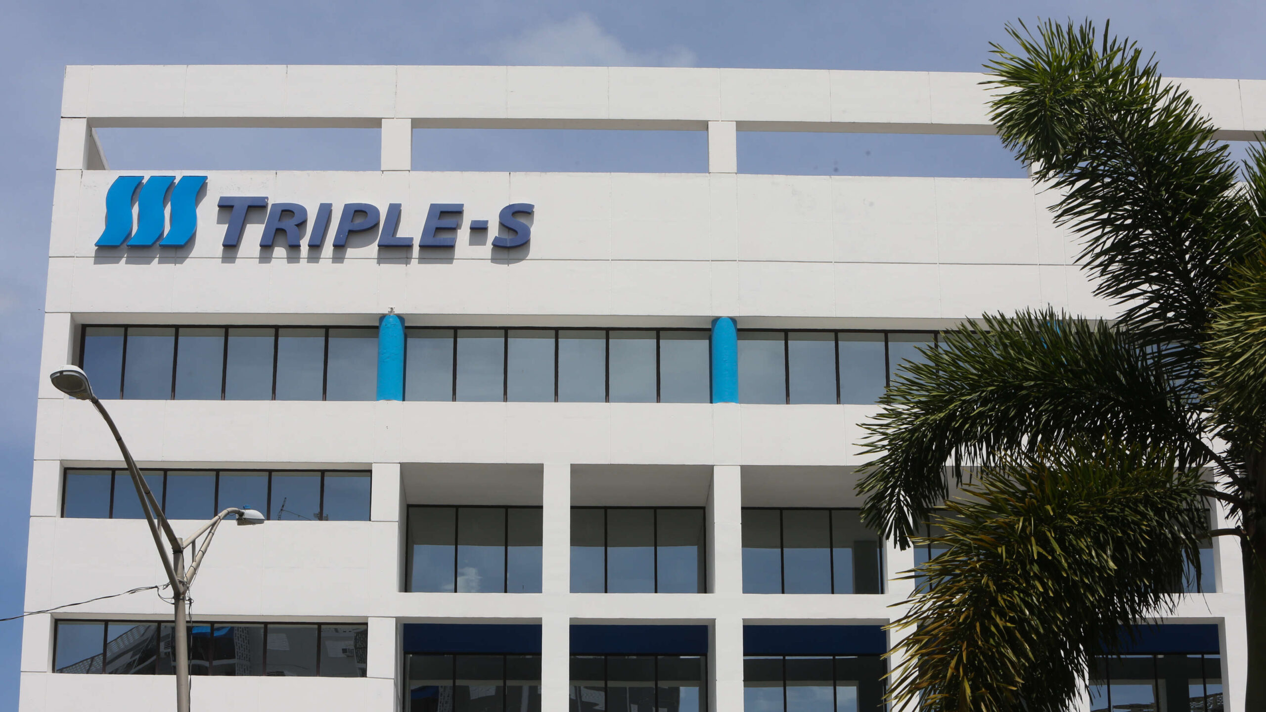 Vendida Triple S por $900 millones