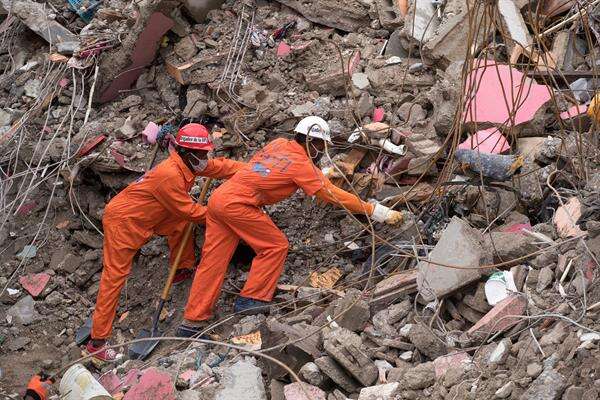 Se eleva a 1,941 la cifra de muertos por el terremoto de Haití