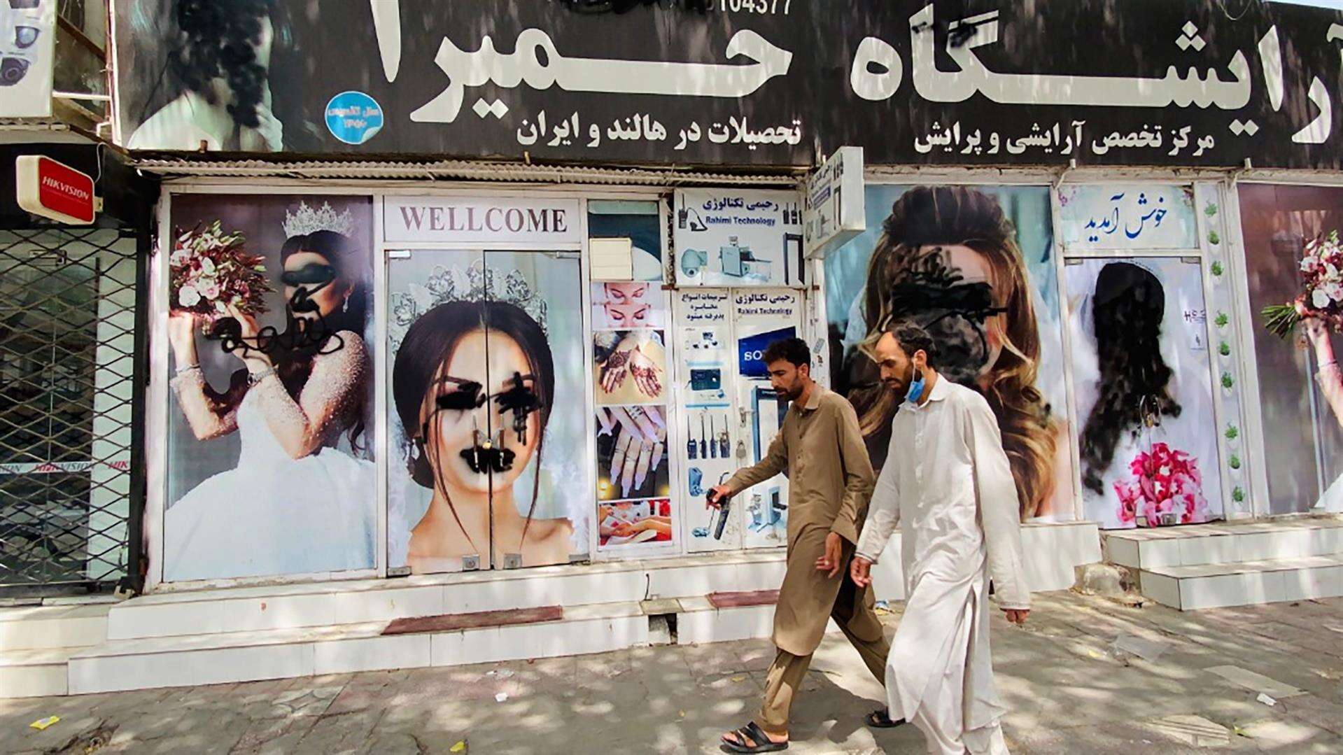 Las mujeres afganas no se fían de los talibanes