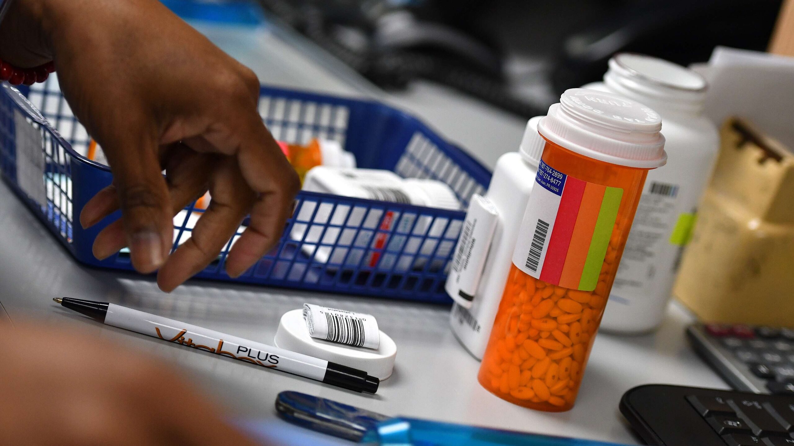 Grueso del ingreso de los boricuas se va en medicinas y servicios de salud