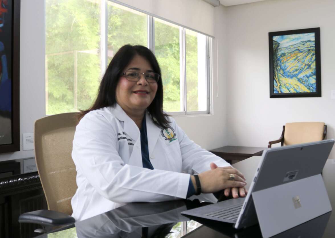 Nueva presidenta de la UPR busca reducir 10% de salario a empleados que cobren $100,000