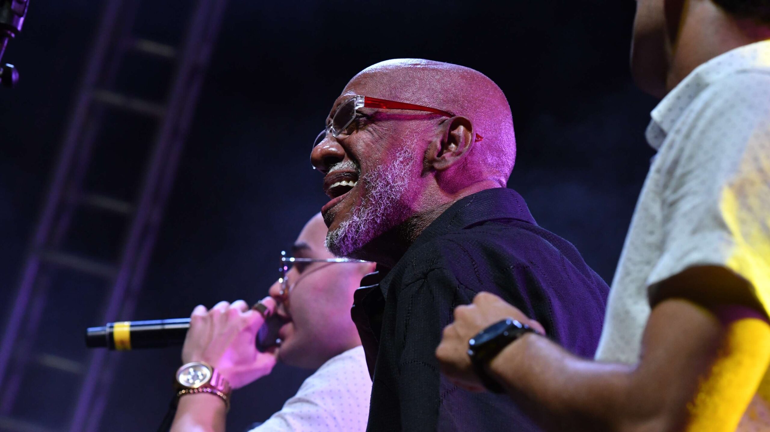 Gobernador decreta duelo por muerte de Roberto Roena