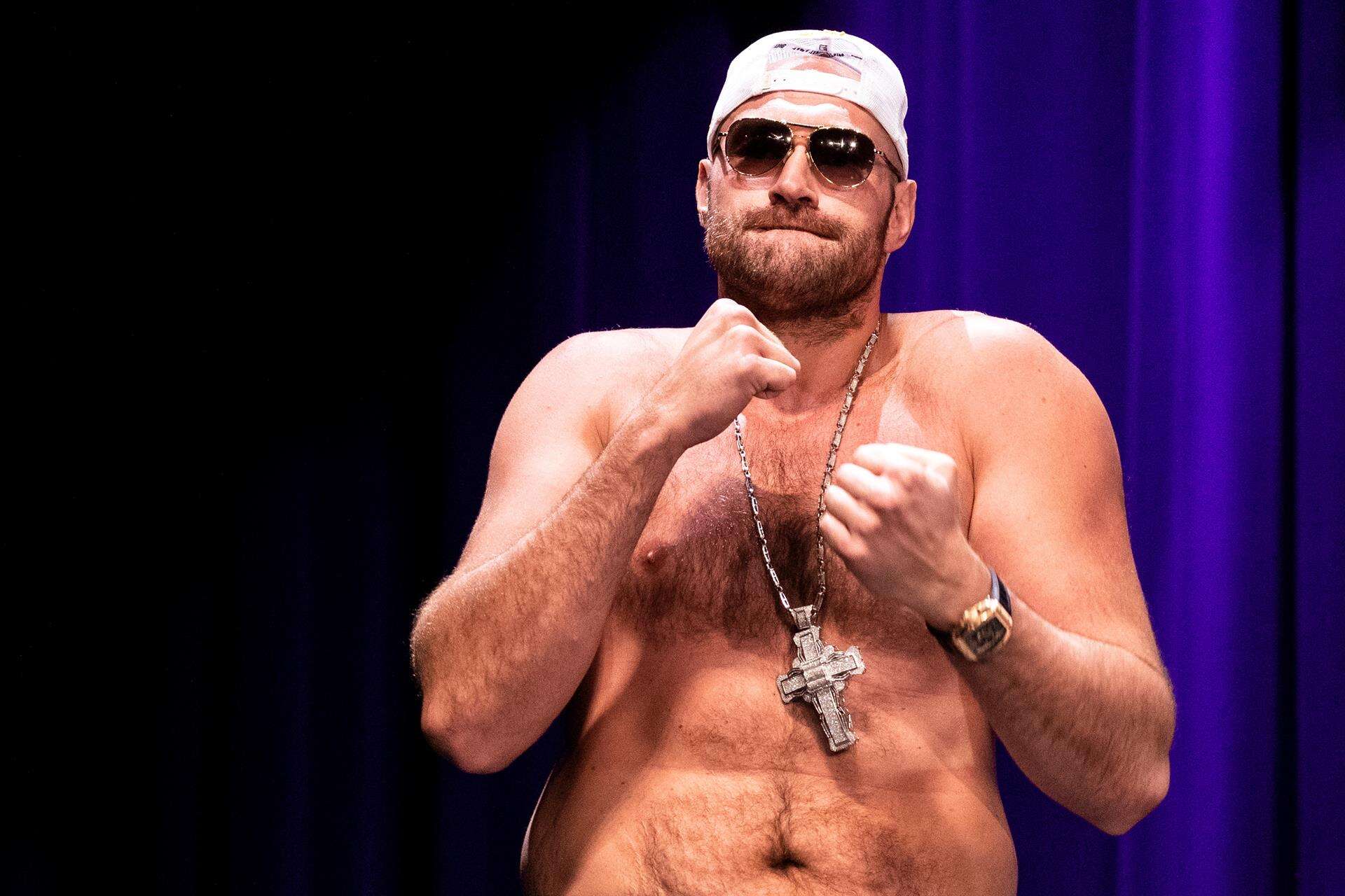 Wilder afirma que Fury manipuló los guantes, el campeón lo desmiente