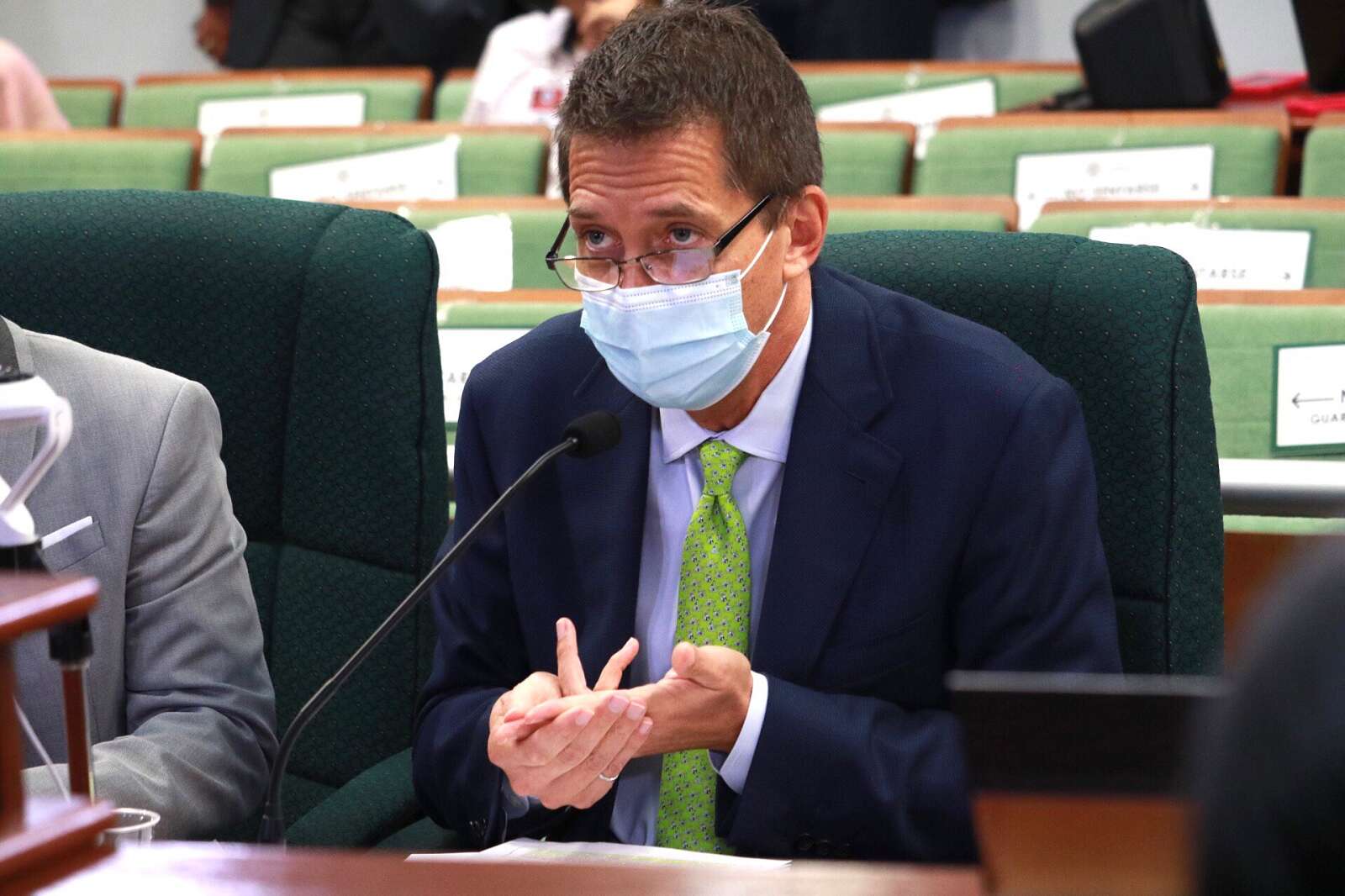 LUMA tiene que entregar información, excepto la relacionada a sus empresas matrices