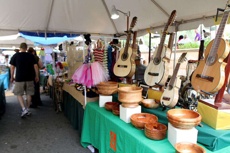 Artesanías, libros y mucha música en este wikén navideño