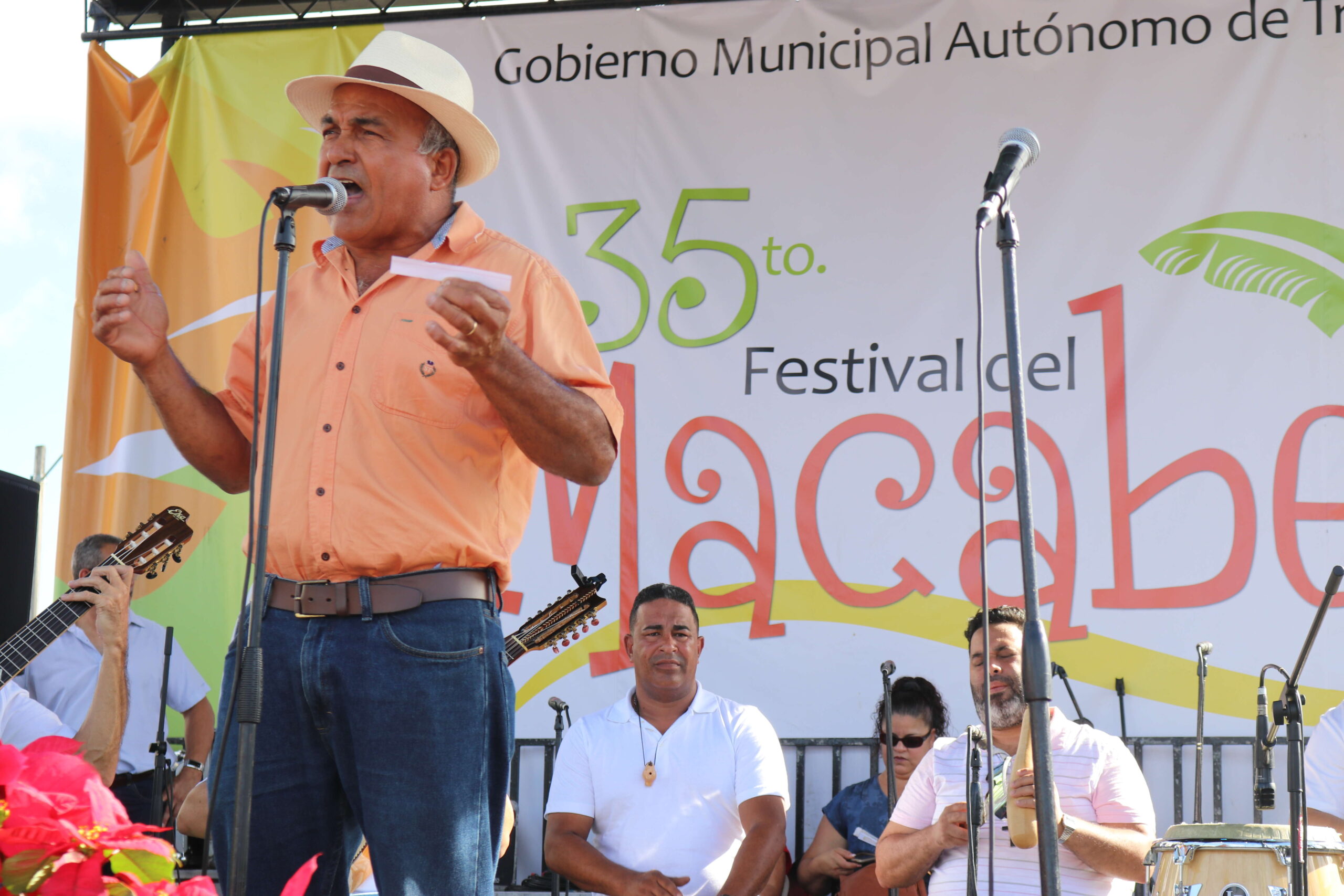 Festivales y encendidos navideños acaparan este primer wikén de diciembre