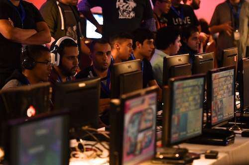 Red Rooster participa en prestigiosa liga internacional de Esports