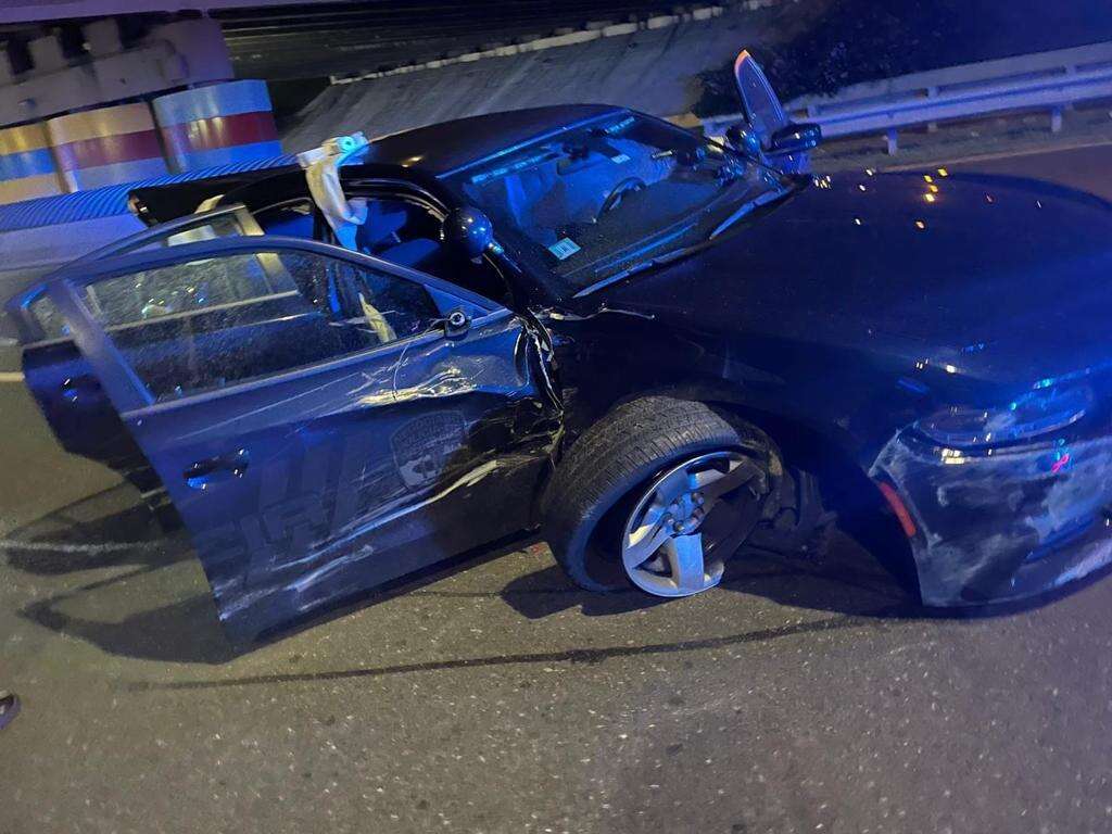 Tres policías resultan heridos por accidente de tránsito en Carolina