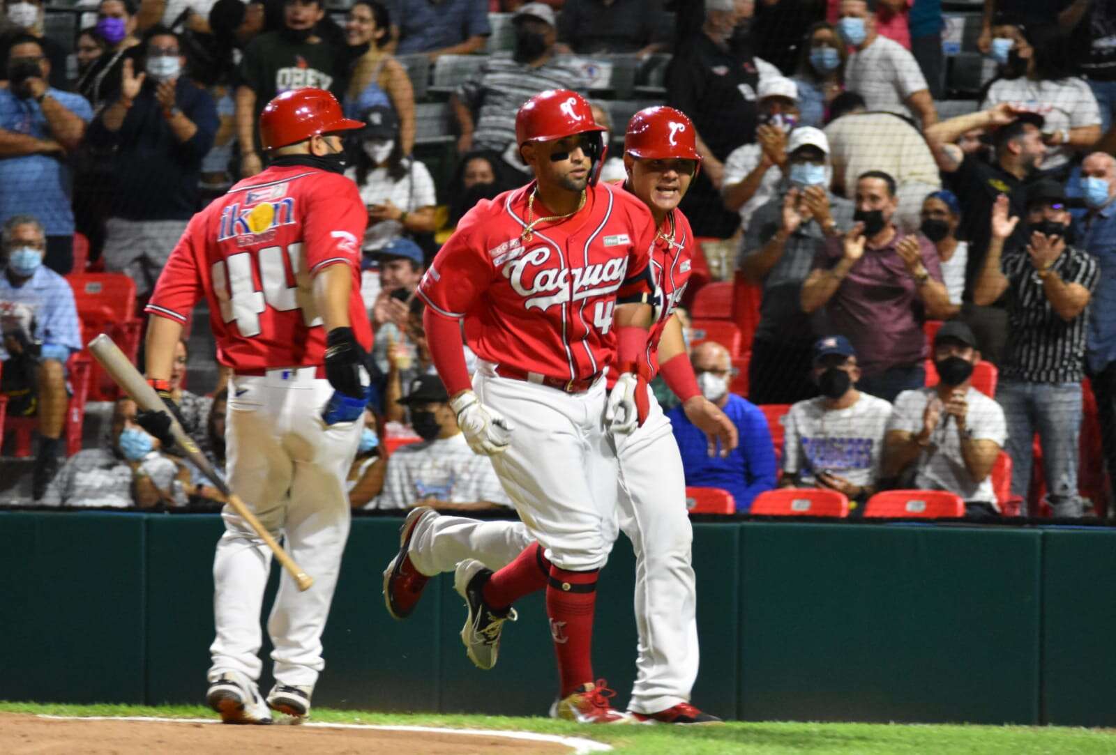 Los Criollos se colocan a un triunfo de repetir como monarcas de la pelota invernal