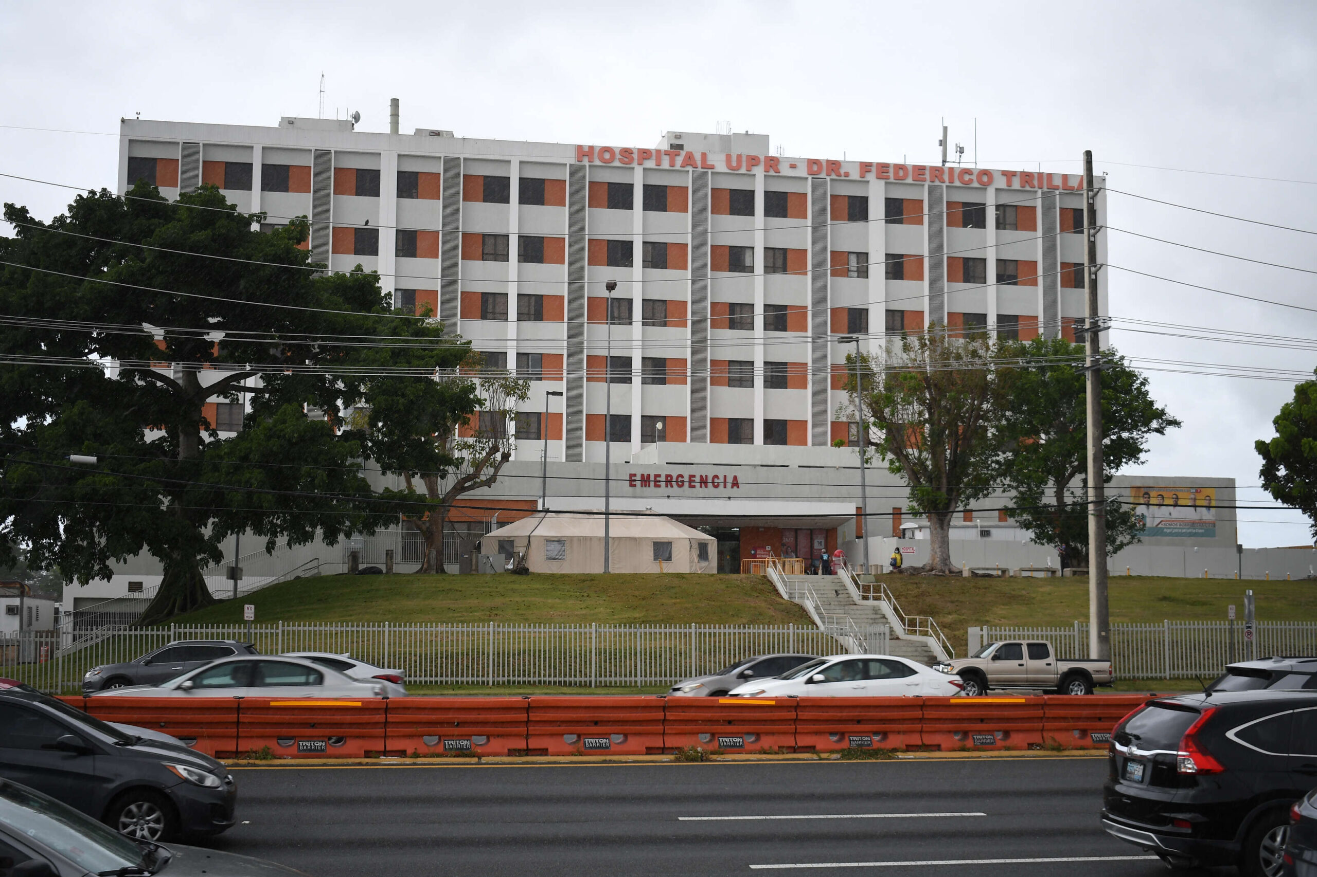 Realizan en Puerto Rico primera operación de rodilla asistida por un robot