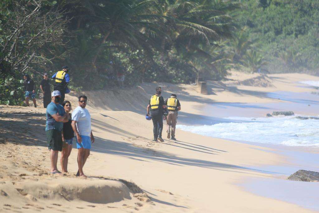 Continúa búsqueda de joven arrastrado por el mar en Manatí