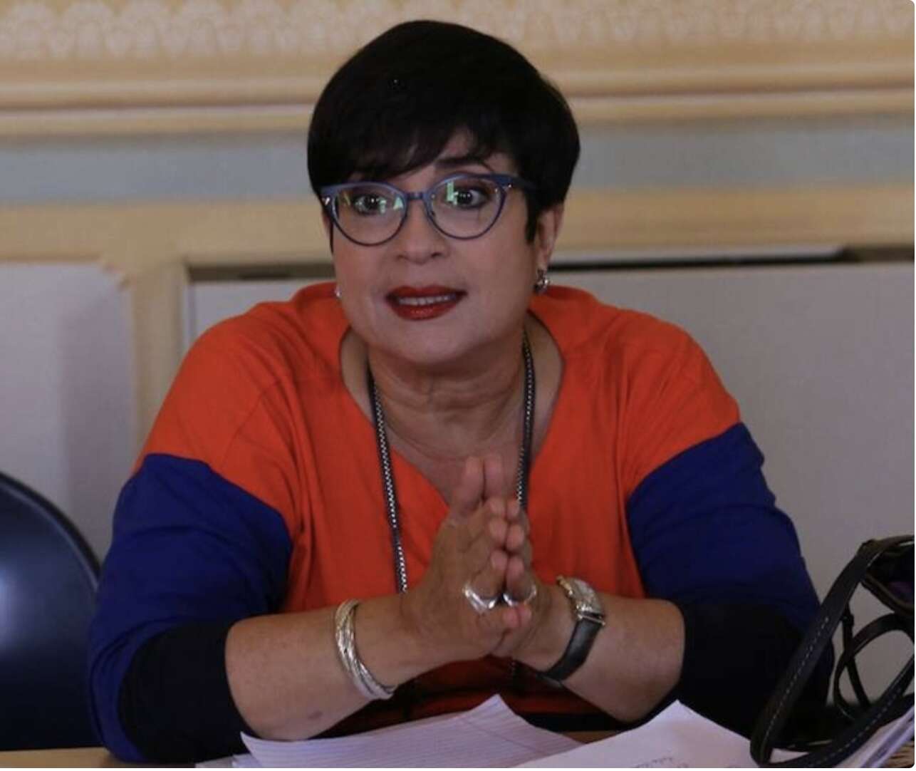 Sylvia Gómez y «Charito» Fraticelli demandan a Telemundo por discrimen
