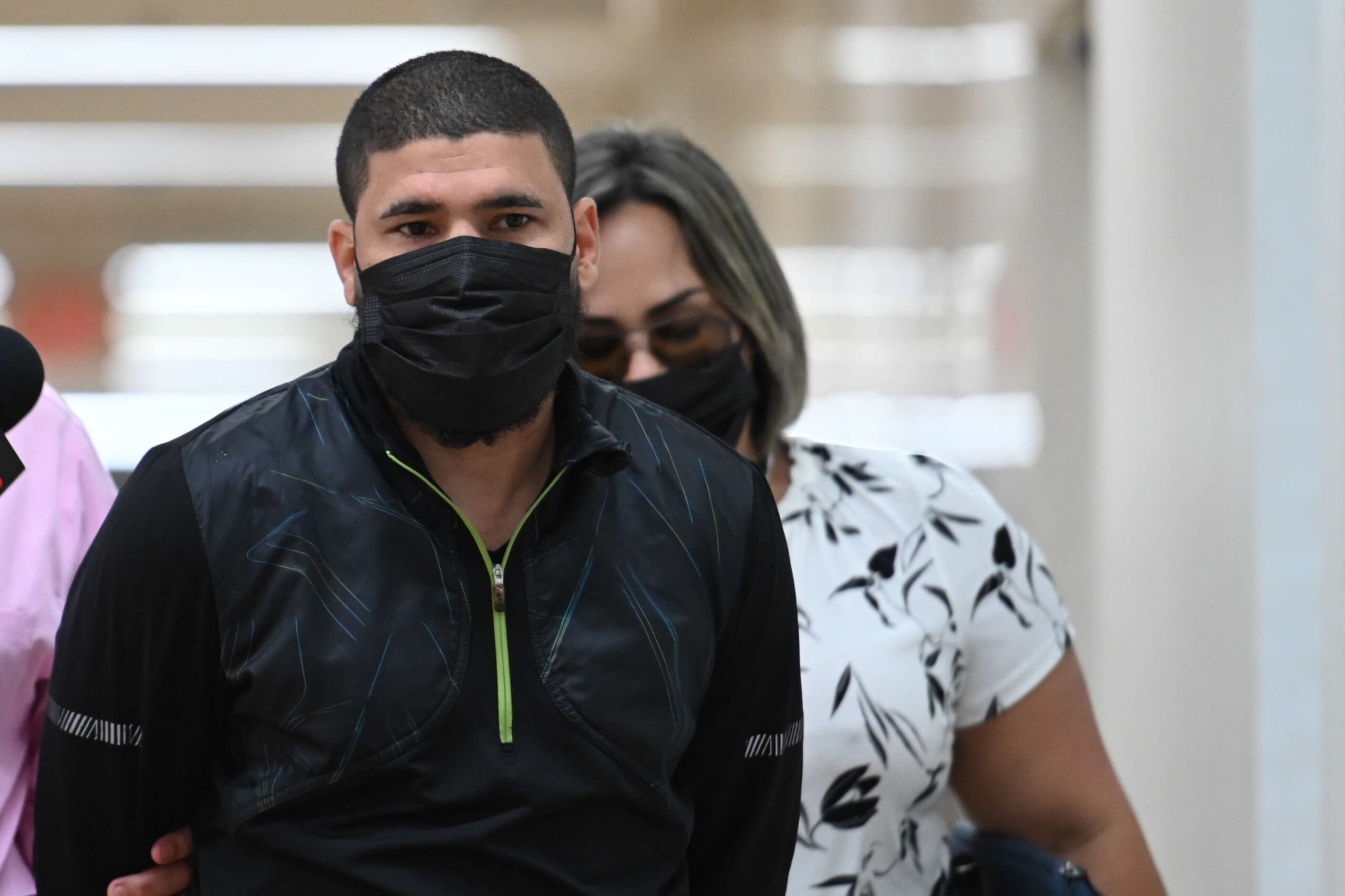 Desestiman cargos de violencia de género a Juanma López