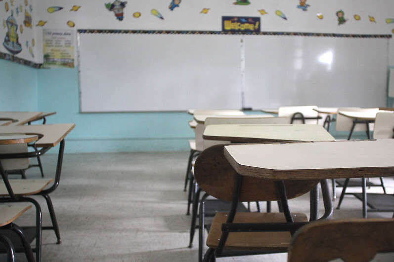 Fallece maestra en pleno plantel escolar de Lajas