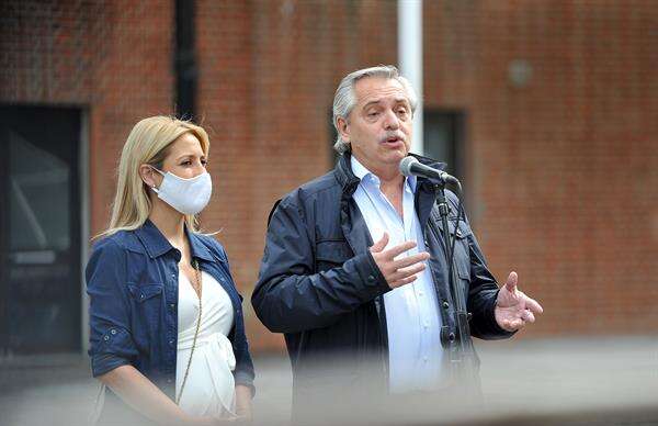 Juzgan a un hombre por hostigar en redes sociales a la primera dama de Argentina