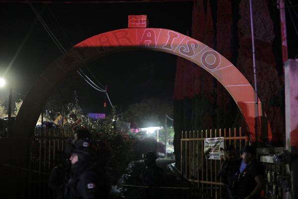Sicarios asesinan a 19 personas en una gallera clandestina en el oeste de México