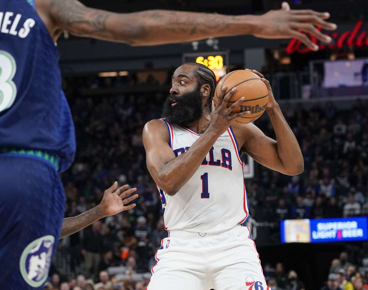 Filadelfia con Harden sube al segundo lugar del Este