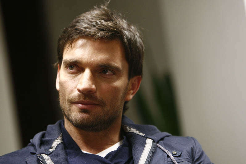 Demanda Julián Gil por $5 millones