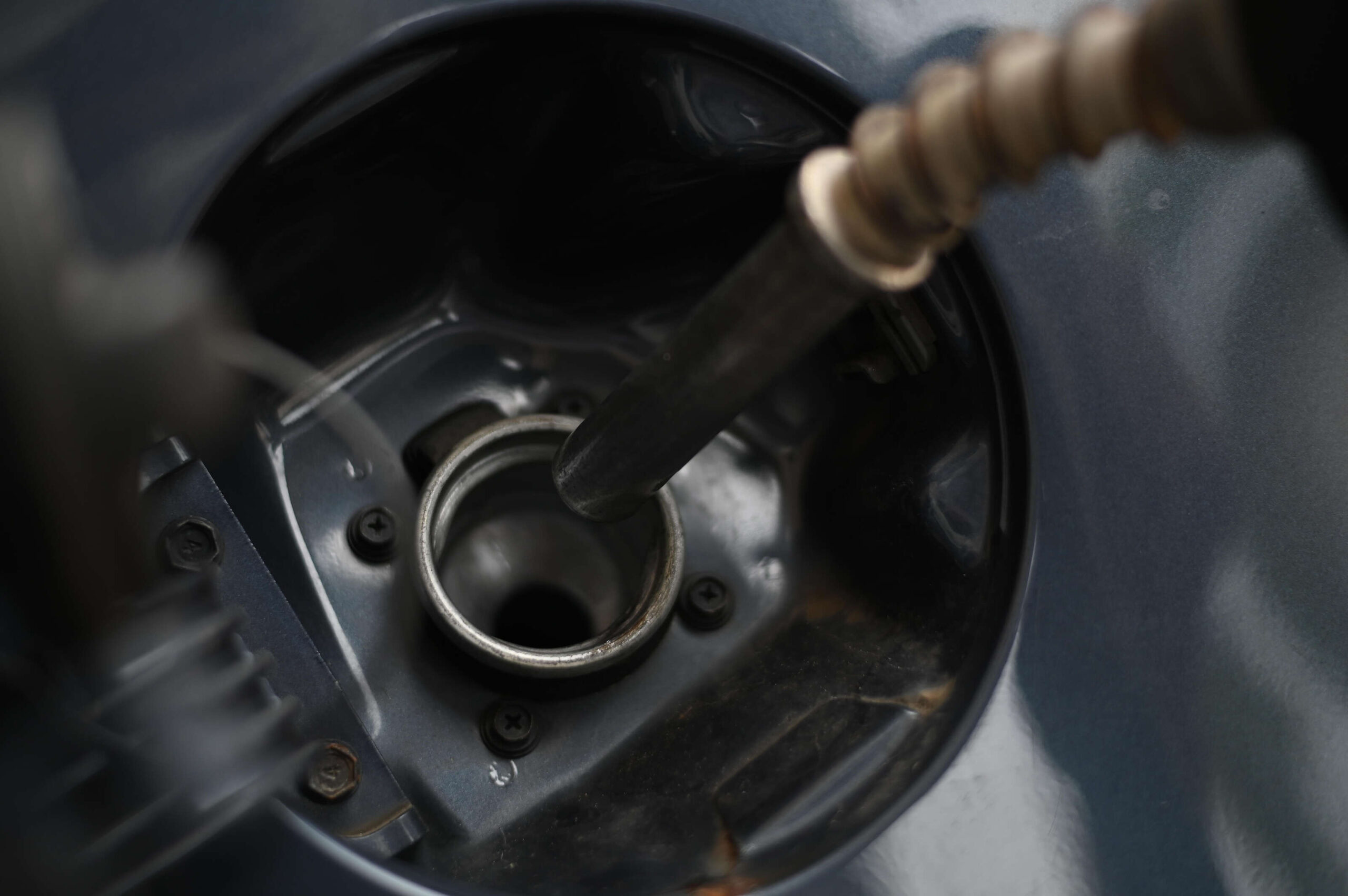 Gobierno está en búsqueda de alternativas para atajar el aumento al petróleo