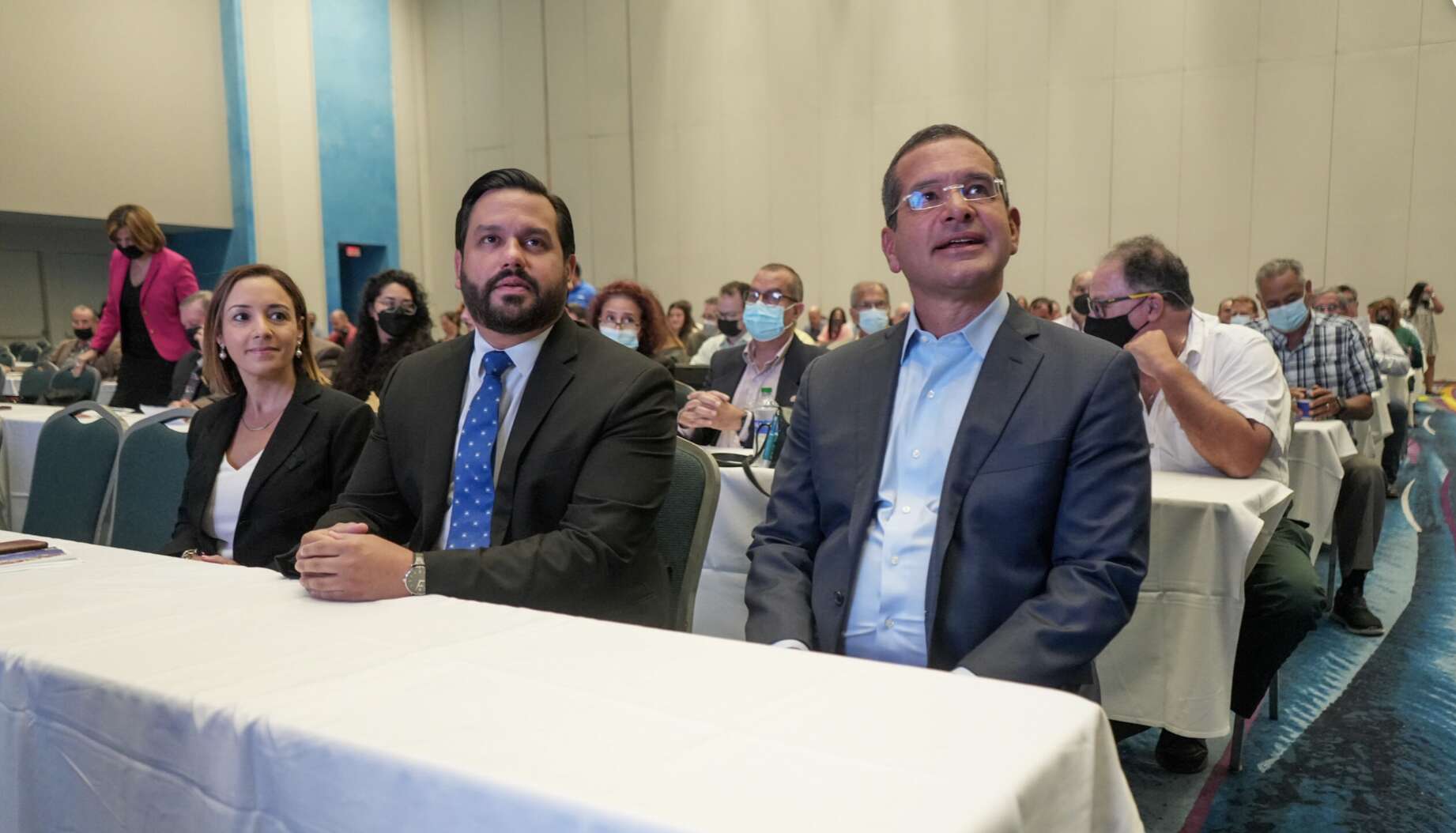 Vivienda reúne a la industria de la construcción para apoyar municipios