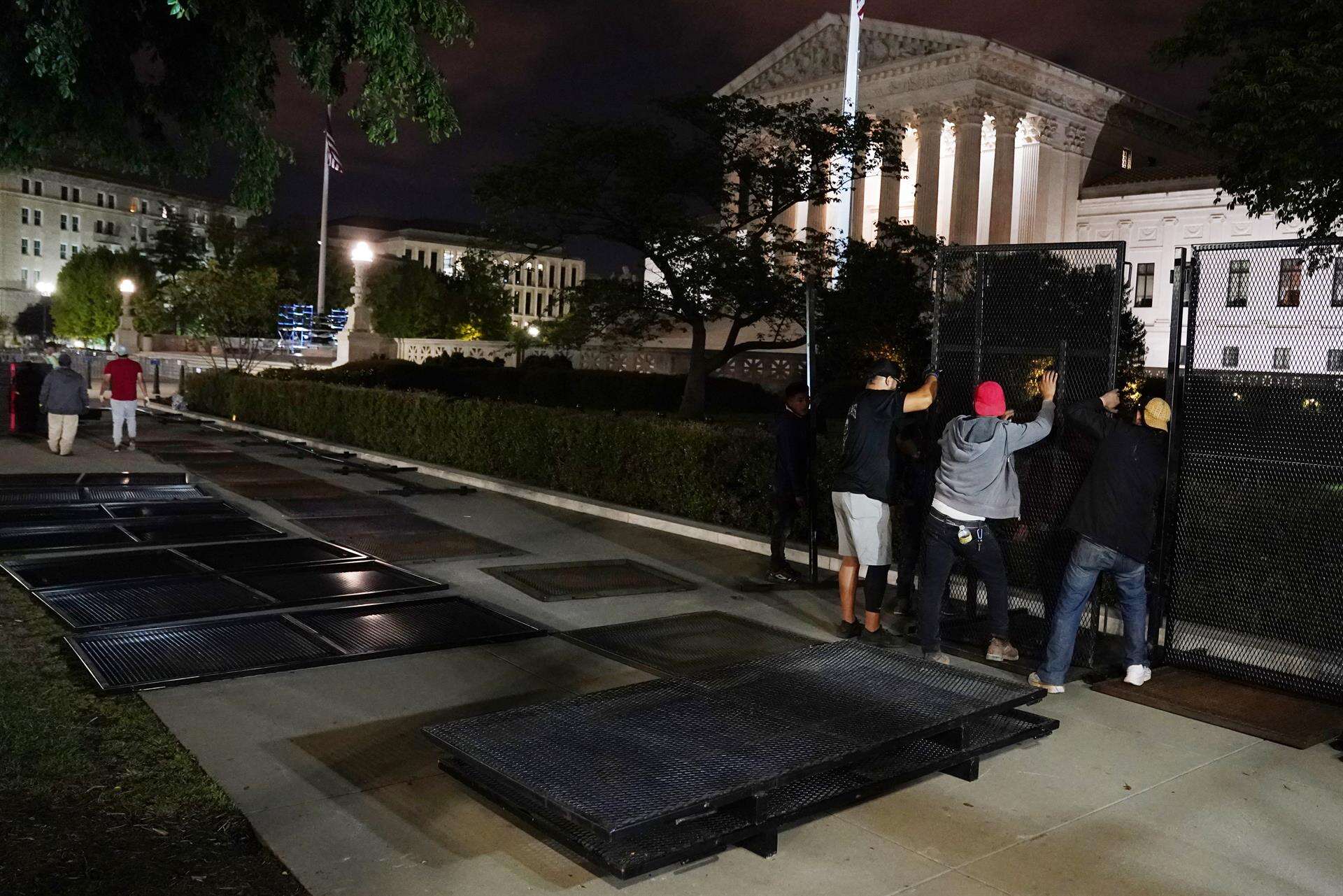 Una valla de dos metros rodea el Supremo tras las protestas del aborto