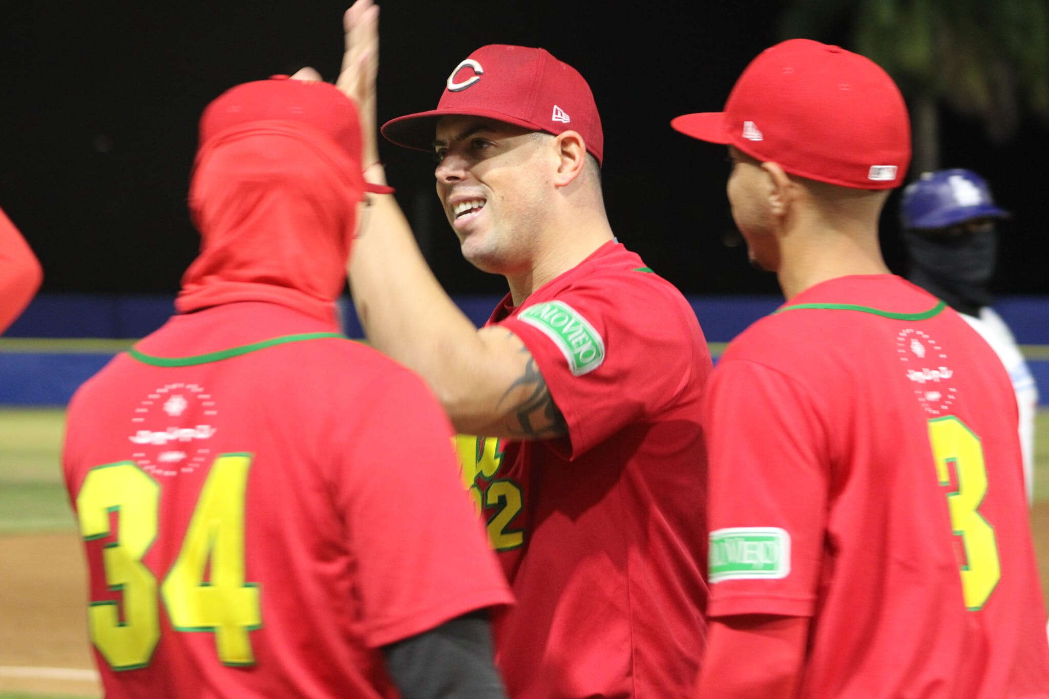 Cocoteros y Jueyeros siguen en pelea por la clasificación