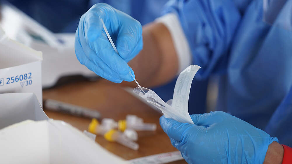 Covid-19: Salud reporta dos muertes y 373 hospitalizaciones