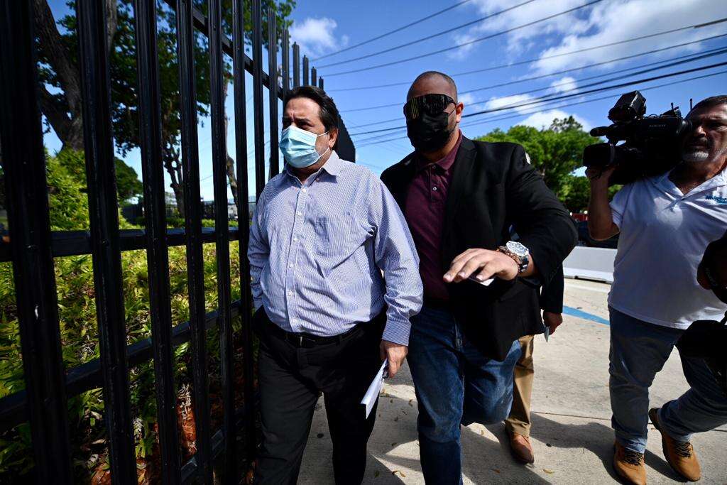 Llega al tribunal el exalcalde de Trujillo Alto para ser fichado