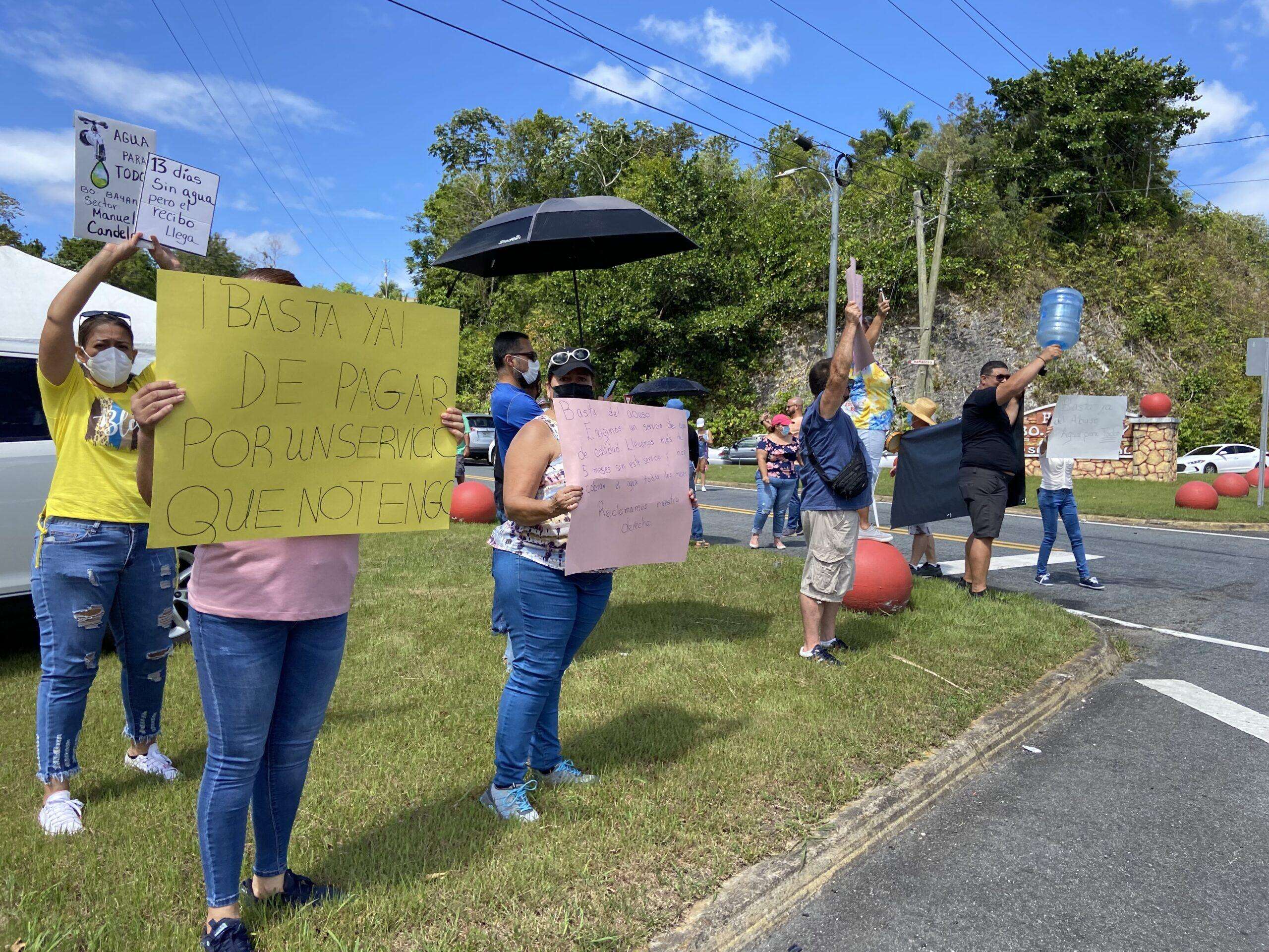 Residentes de Hatillo reclaman «no más abusos» por la falta de agua