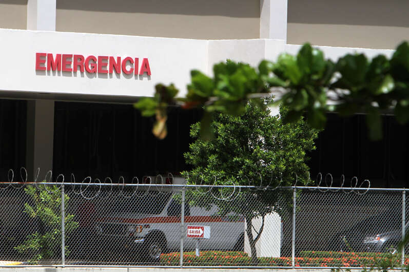 Mecánico muere tras caerle auto encima