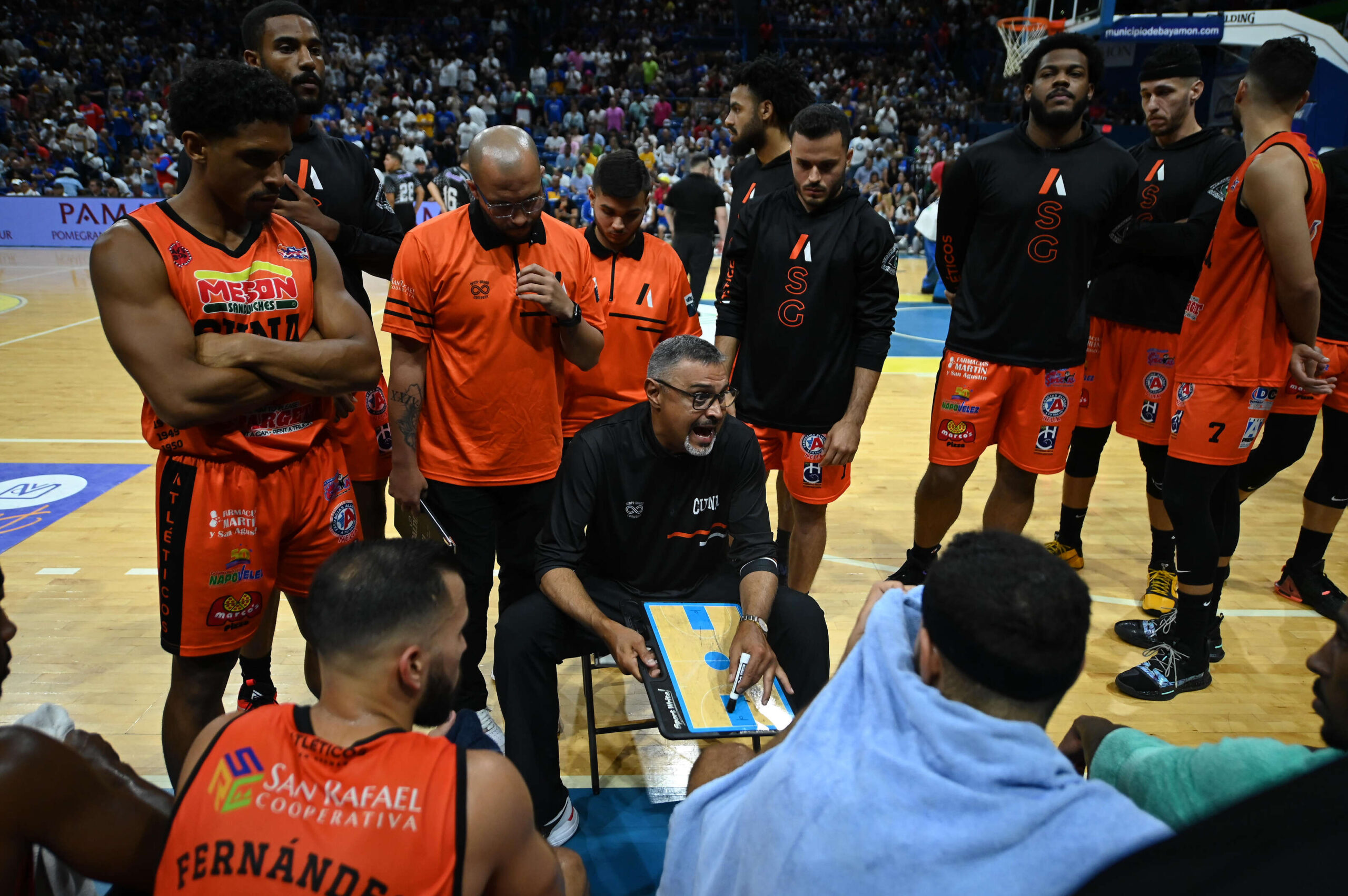 BSN multa jugador de los Atléticos de San Germán