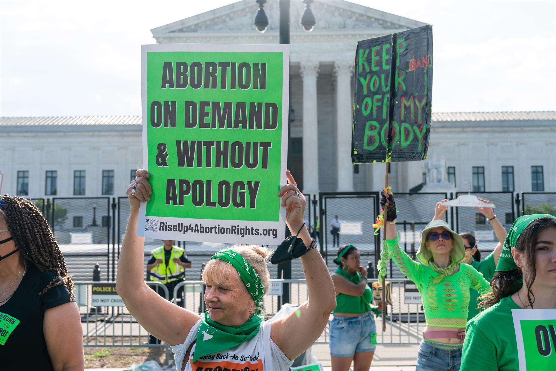 Lanzan una campaña millonaria de apoyo al aborto en los comicios legislativos