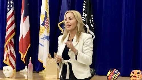 Desestiman demanda federal de doctora que negó la existencia del covid-19