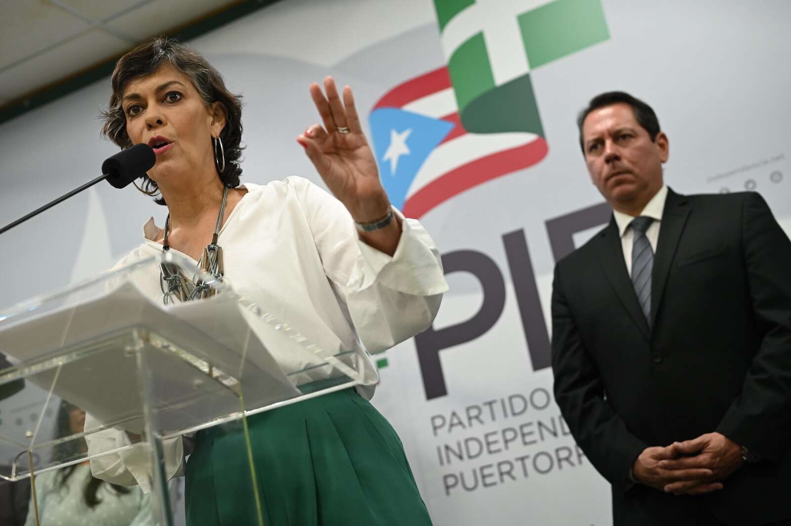 Santiago llamó »imprudencia mayor» el chat de »Unión falocrática»