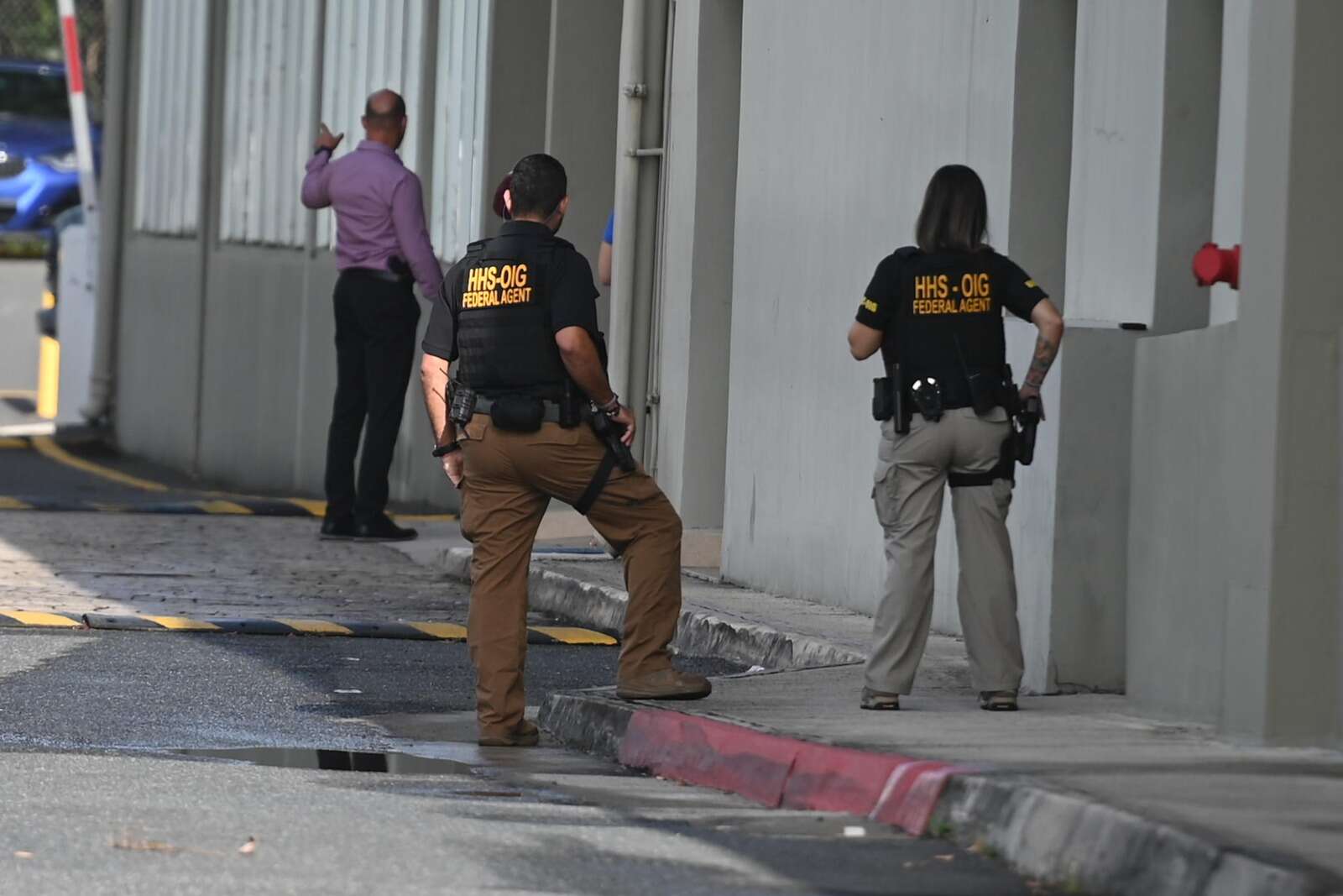 Federales allanan oficinas de Asuntos Académicos de Educación