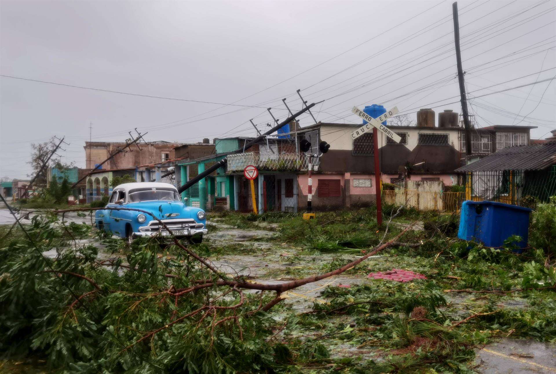 Cuba se queda sin electricidad por una avería relacionada con el huracán Ian
