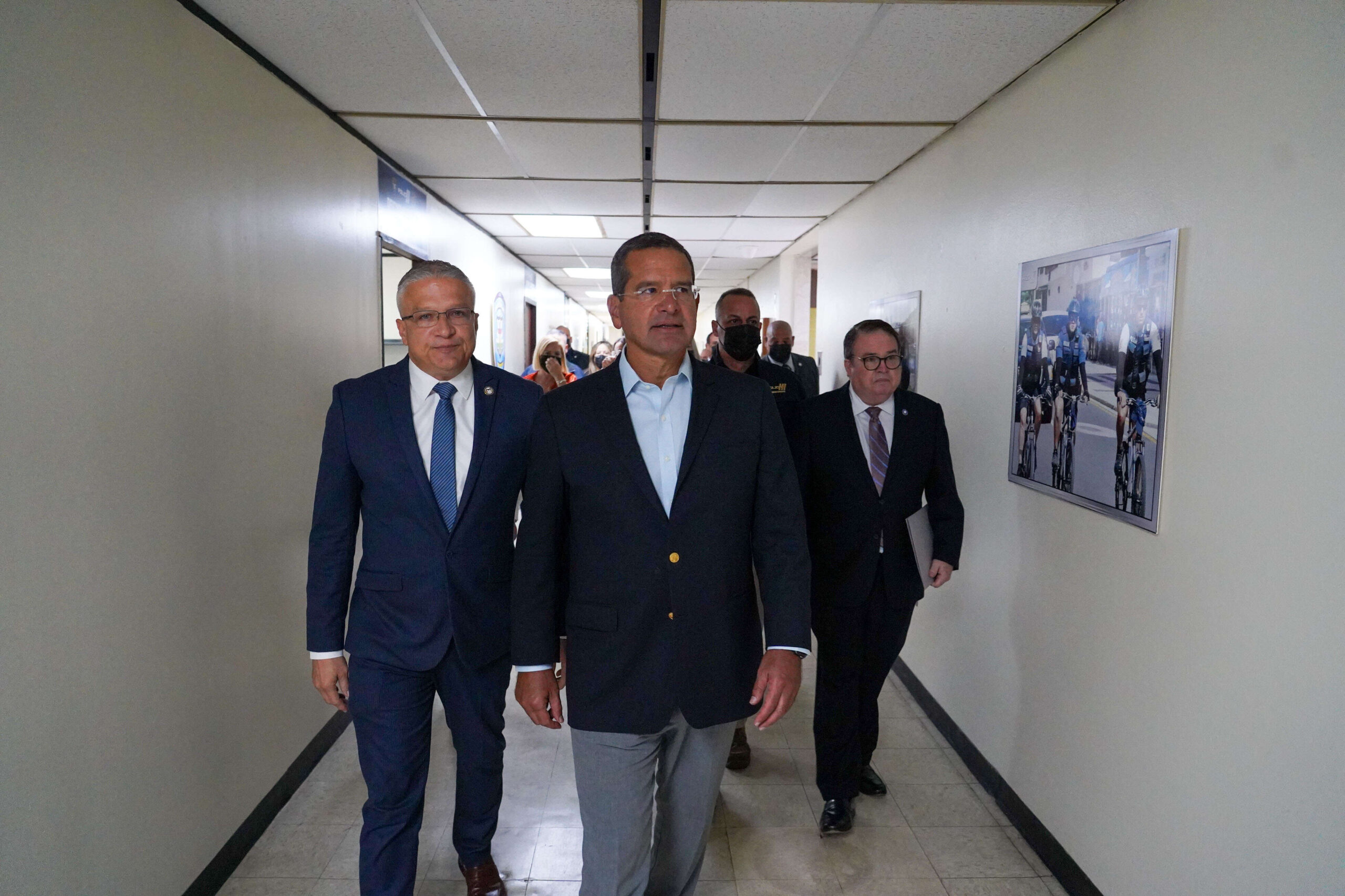 Pierluisi regresará antes a Puerto Rico para atender situación por tormenta Fiona