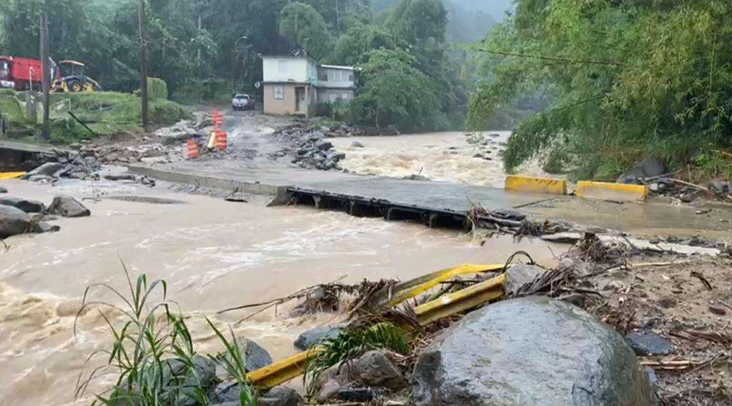 Las fuertes lluvias causan estragos en Patillas
