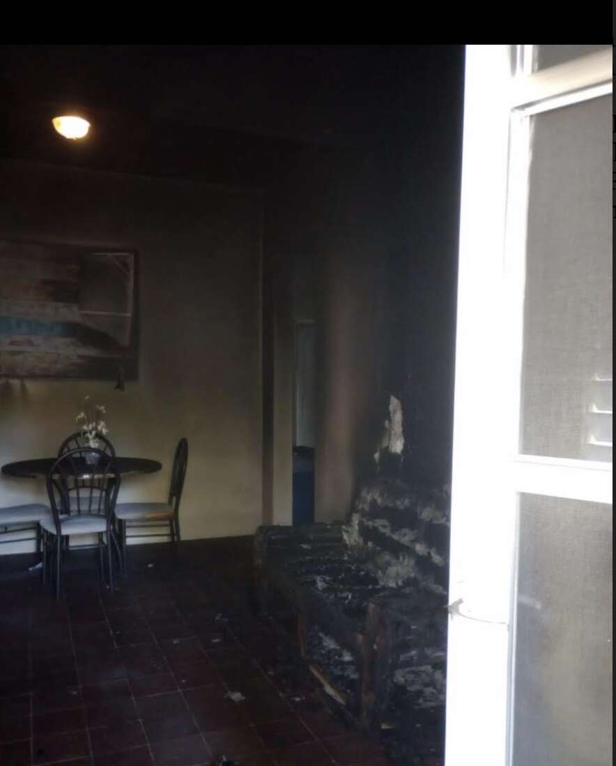 Queman cabañas de hospedería en Arecibo