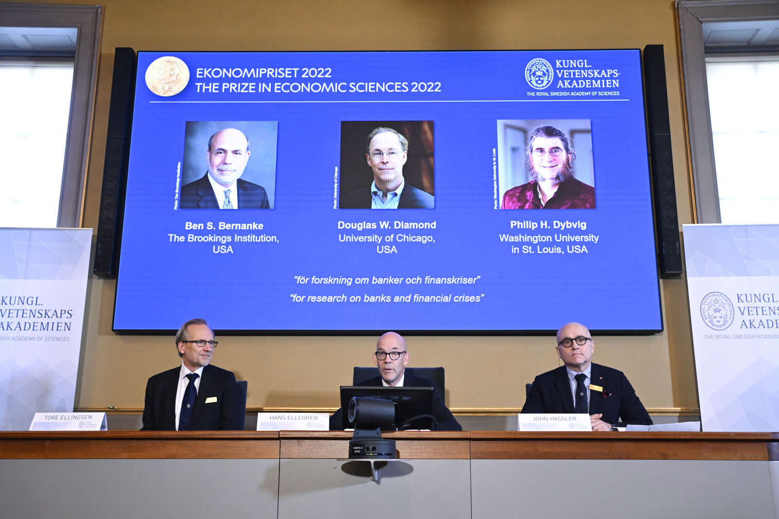 Investigaciones sobre los bancos y las crisis financieras ganan premio Nobel de Economía