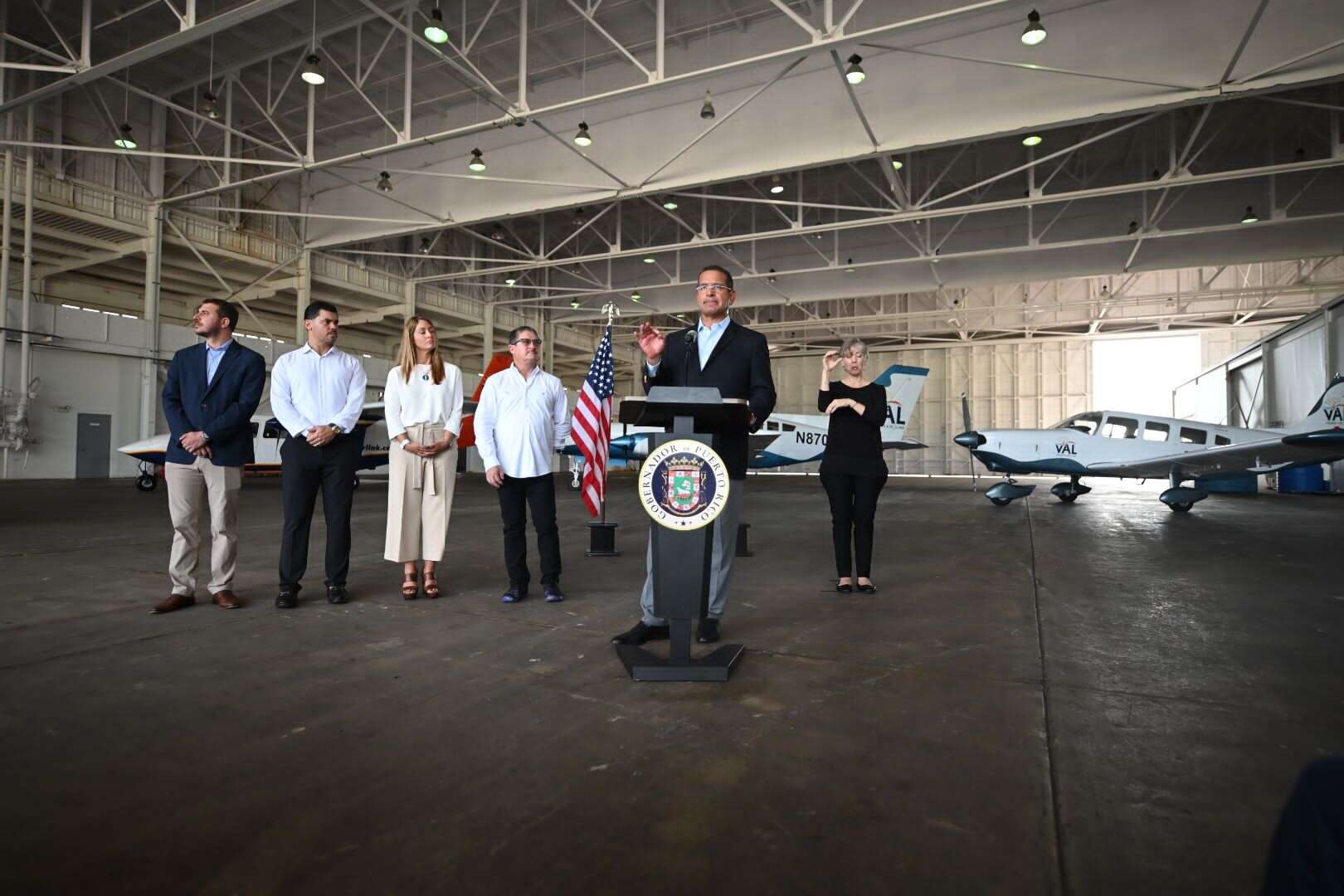 Gobernador descarta central nuclear en Roosevelt Roads y el resto de la Isla