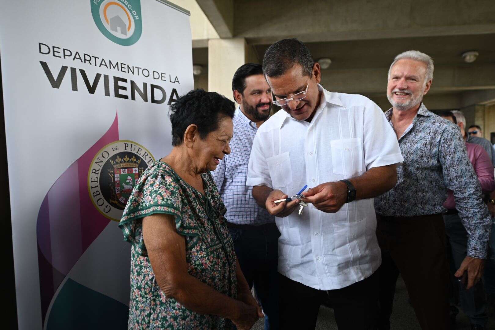 Pierluisi insiste que la AEE podrá generar ingresos para pagar su deuda