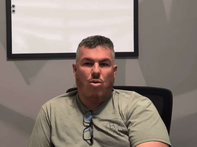 Influencer pide ayuda por GoFundMe para pagar su deuda con Hacienda