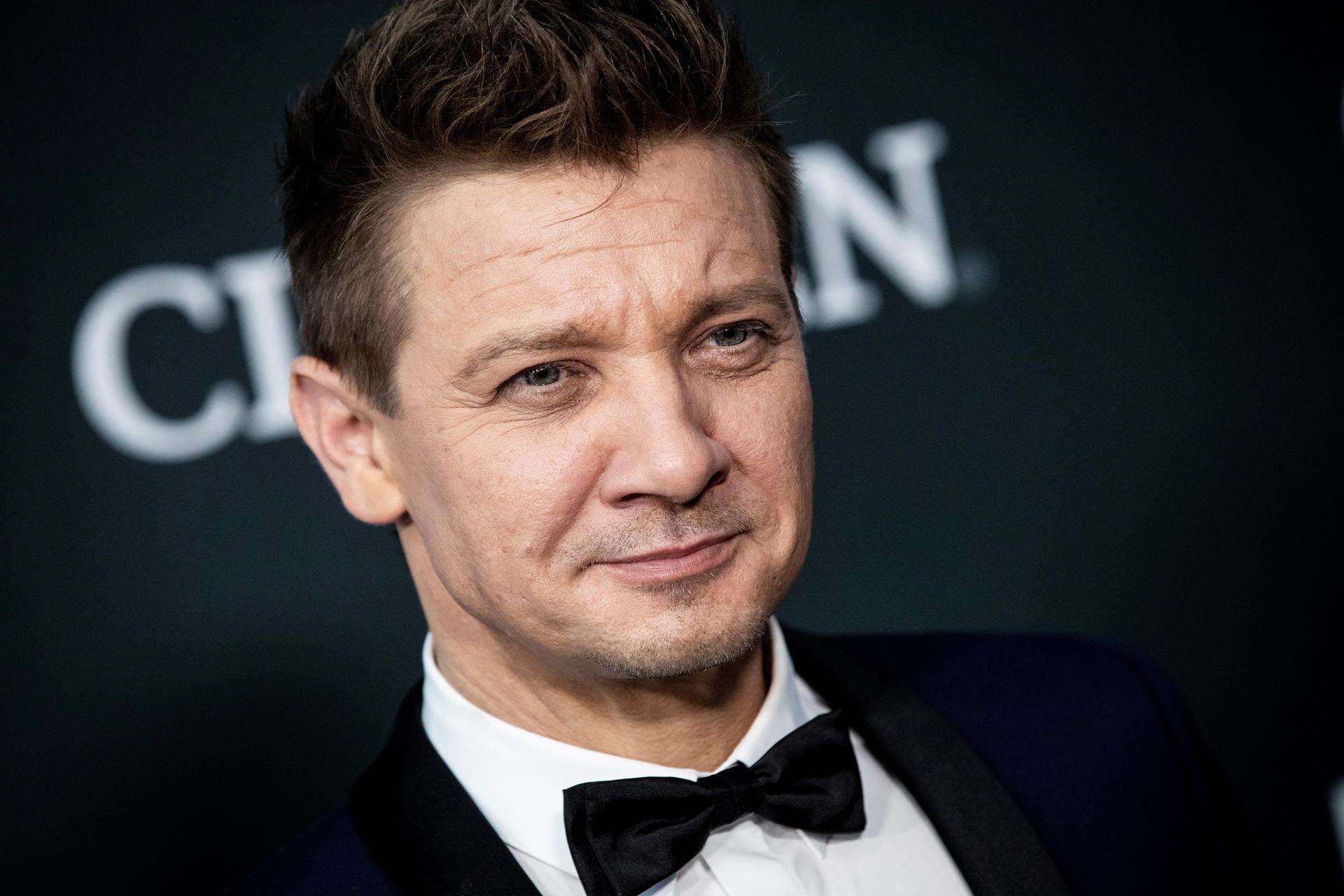 Jeremy Renner fue operado de traumatismo torácico por su accidente con un quitanieves