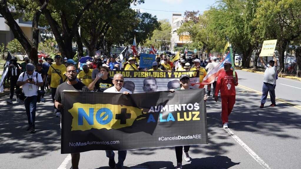 Protestan contra los constantes aumentos en el costo de la luz ...