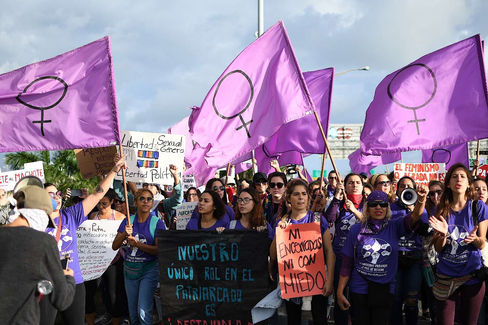 OPM firma acuerdo con el DF para orientar al personal sobre la violencia de género