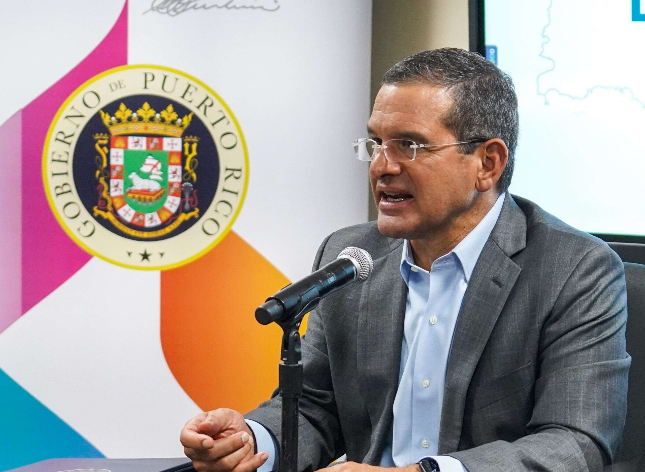 Gobernador proyecta 10,000 visados para trabajadores de la construcción