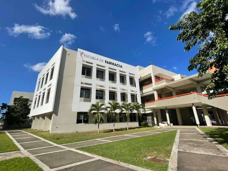 Escuela de Farmacia del RCM logra el nivel de aprobación más alto en reválida