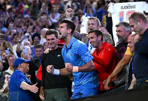 Djokovic ganó el Abierto de Australia con un desgarro en su muslo